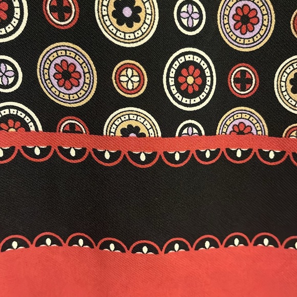 Border Shift Dress - Picture 4 of 4